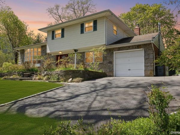 5 Highpoint Drive, Huntington, NY 11743