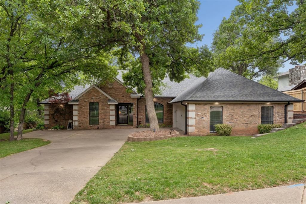 411 Crown Colony Road, Edmond, OK 73034 Main Photo