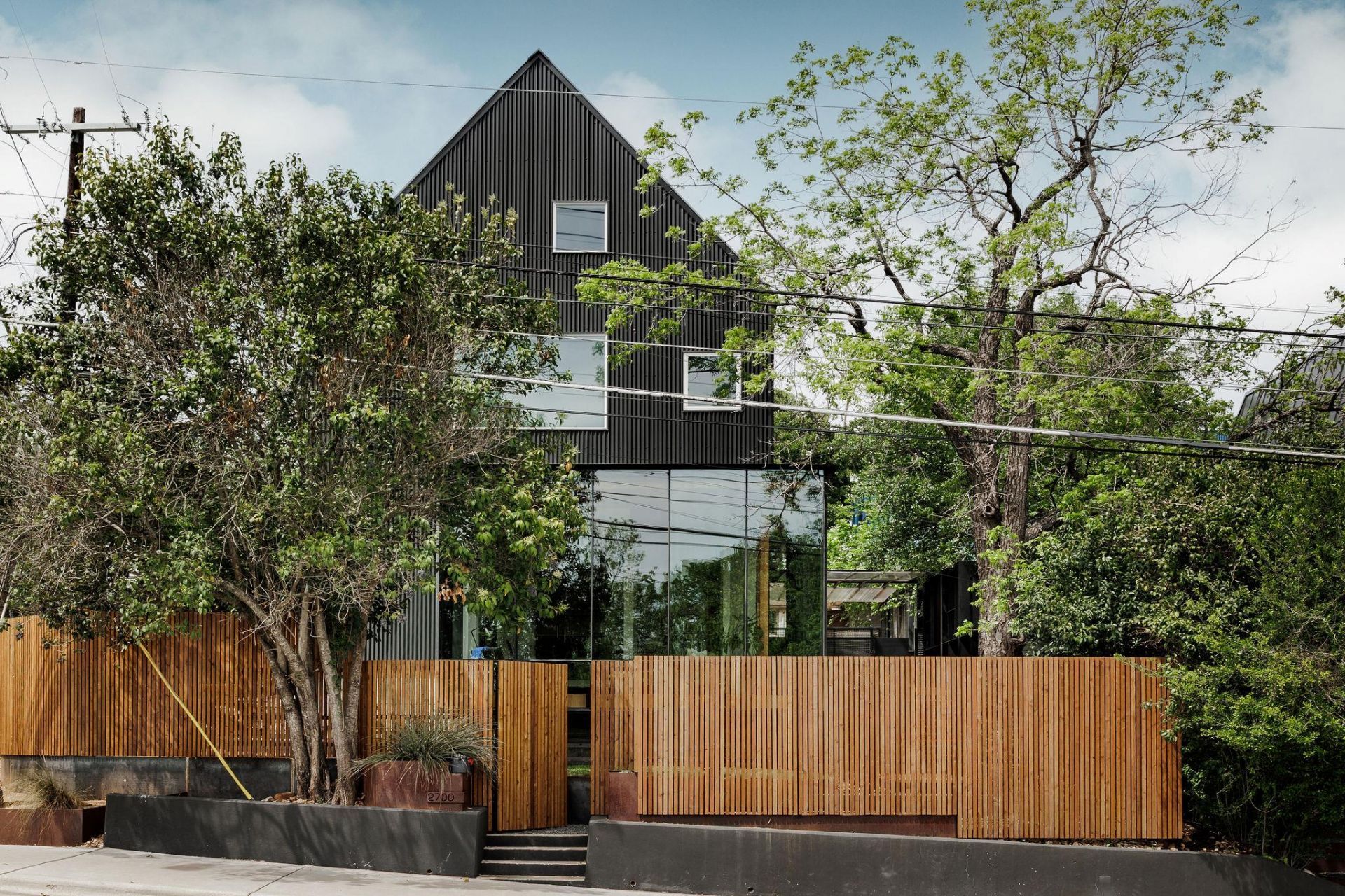 2700 E 12th St, Austin, TX 78702 Main Photo
