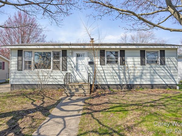 1427 Grant Avenue, Grand Haven, MI 49417