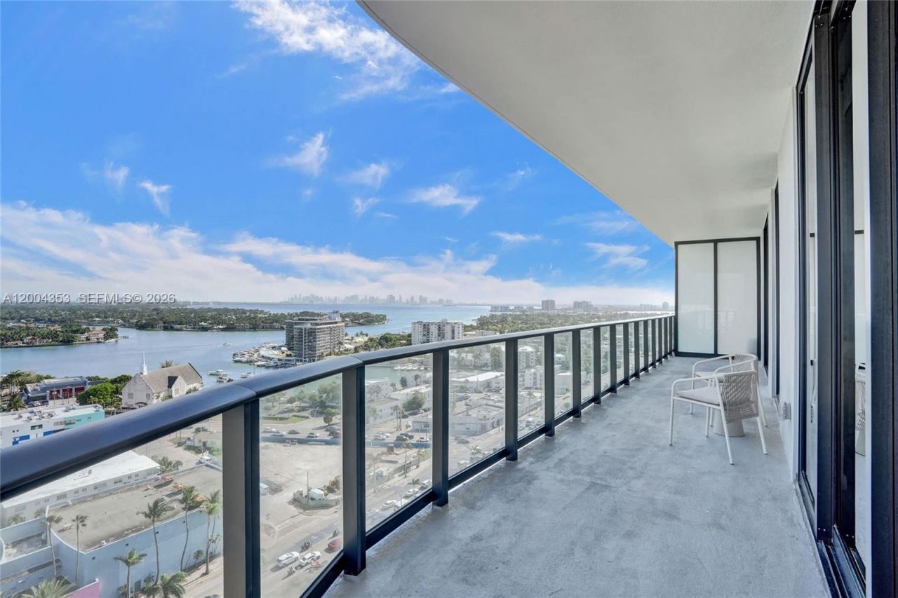 580 72nd St, Unit 1702, Miami Beach, FL 33141 Photo
