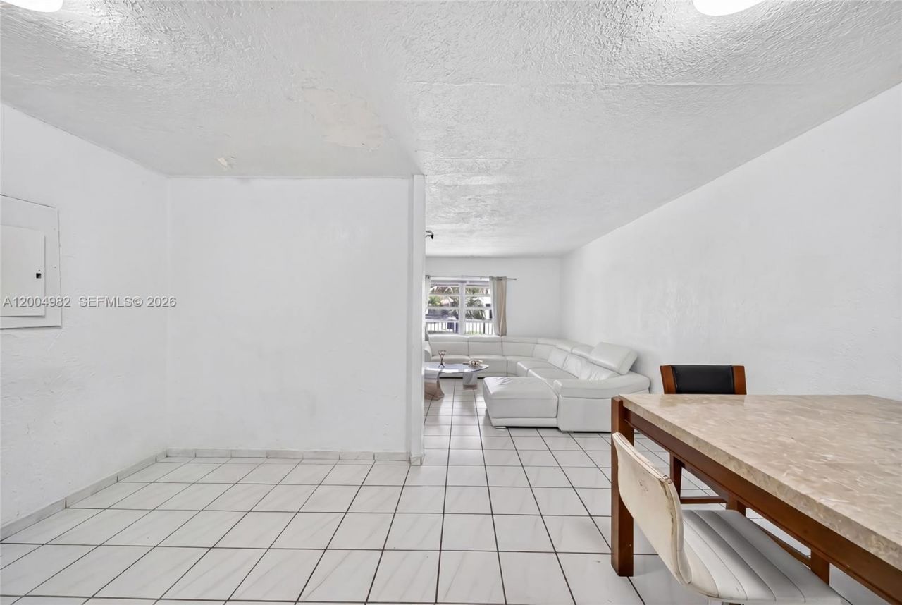3061 NW 14th St, Miami, FL 33125 Photo