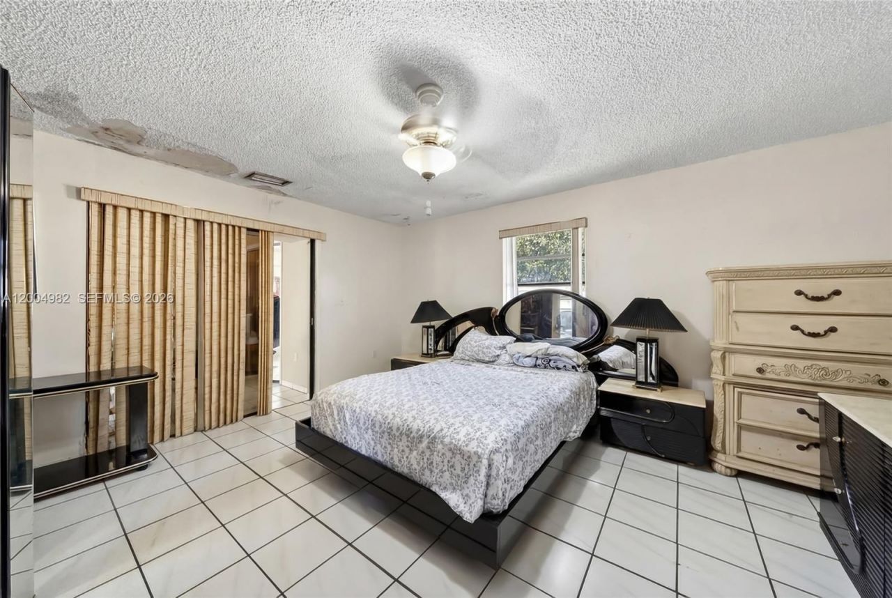 3061 NW 14th St, Miami, FL 33125 Photo