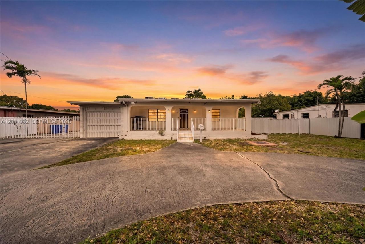 3061 NW 14th St, Miami, FL 33125 Photo