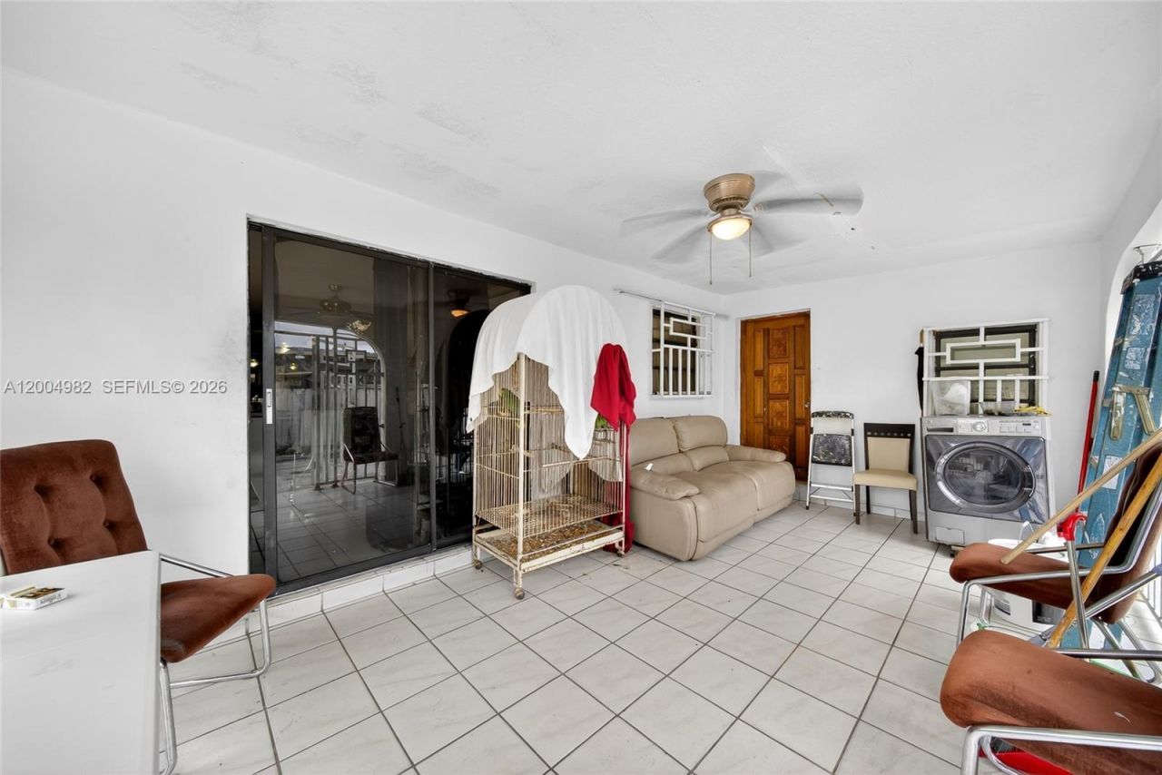 3061 NW 14th St, Miami, FL 33125 Photo