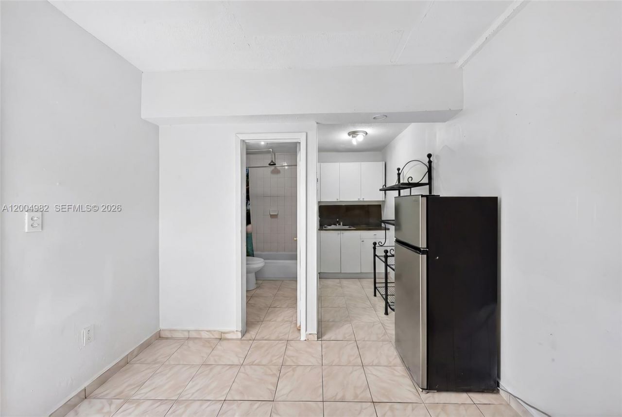 3061 NW 14th St, Miami, FL 33125 Photo