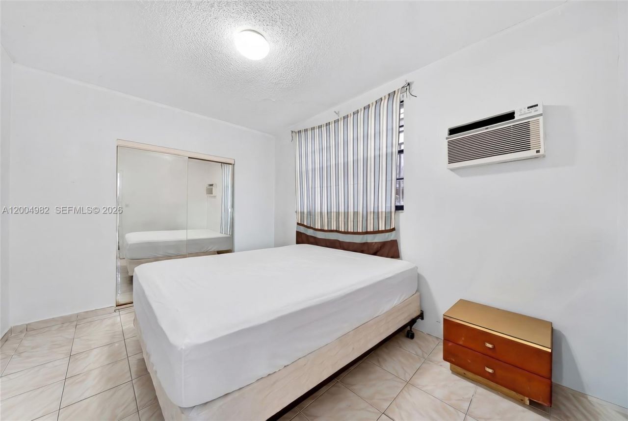 3061 NW 14th St, Miami, FL 33125 Photo