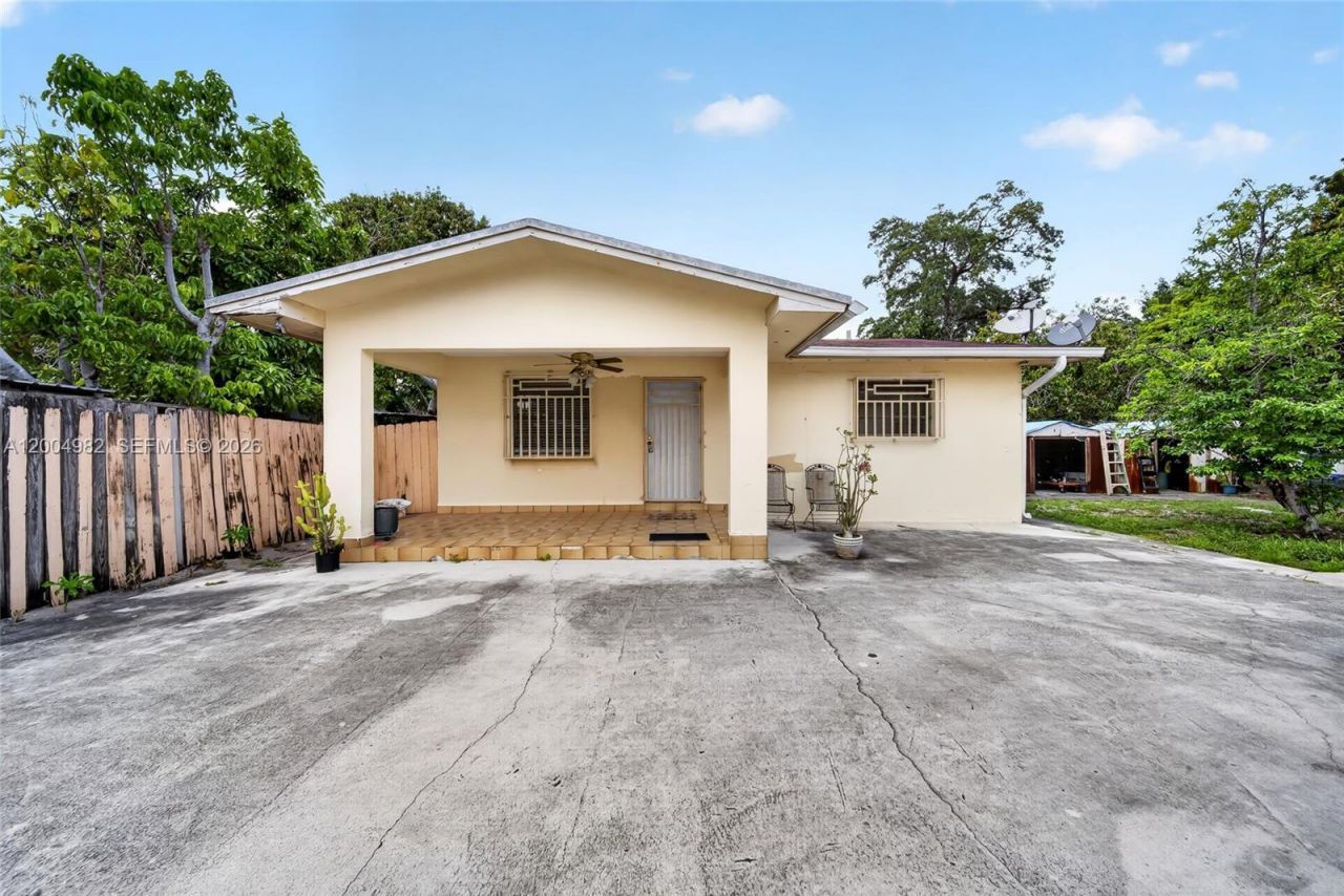 3061 NW 14th St, Miami, FL 33125 Photo