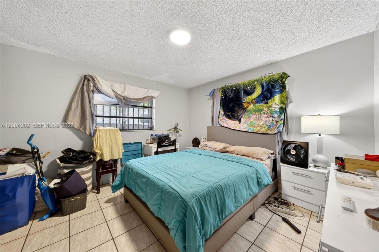 3061 NW 14th St, Miami, FL 33125 Photo