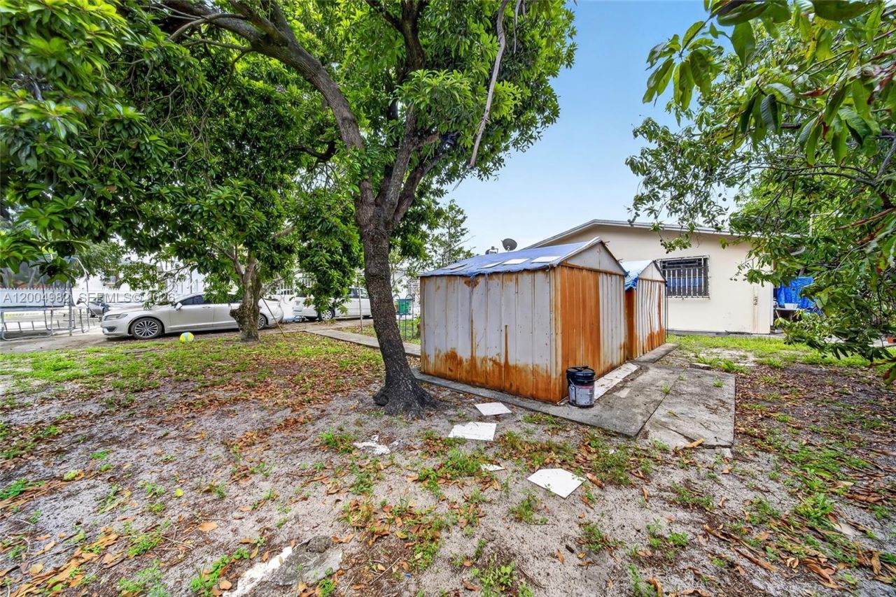 3061 NW 14th St, Miami, FL 33125 Photo