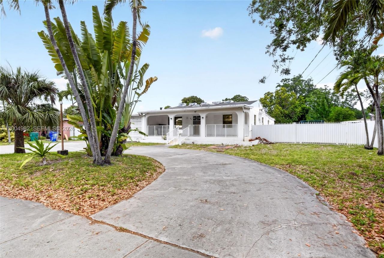 3061 NW 14th St, Miami, FL 33125 Photo