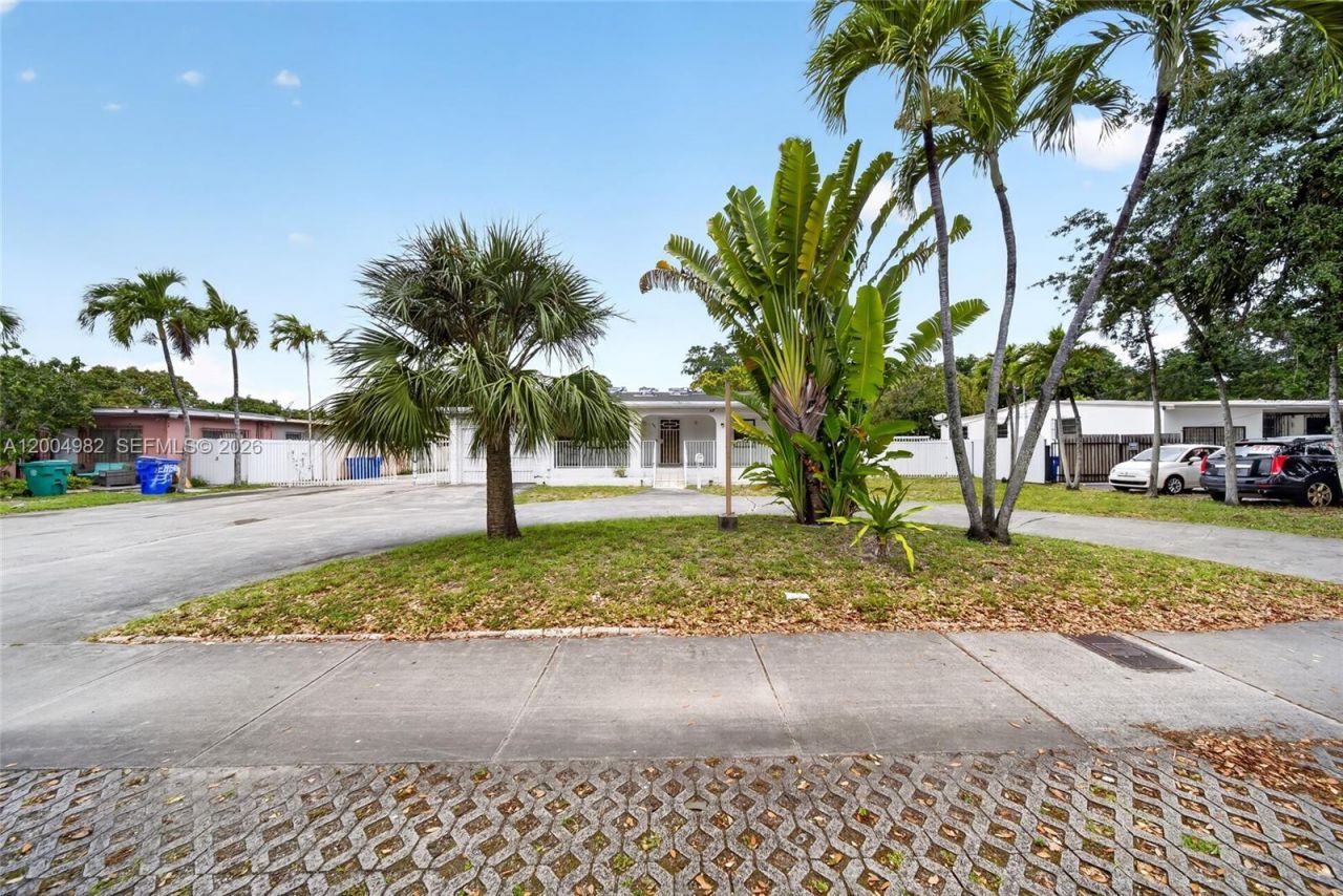 3061 NW 14th St, Miami, FL 33125 Photo