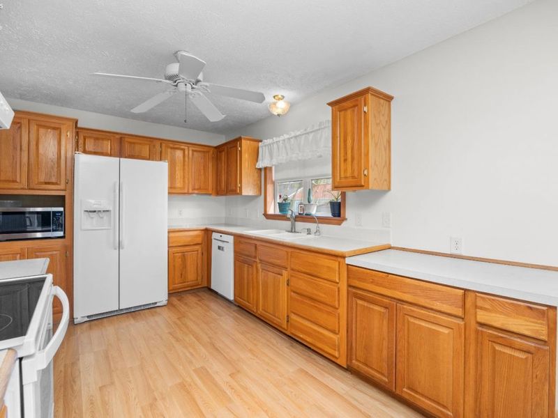 2327 Stonepath St., Lorain, OH 44052 Photo 9