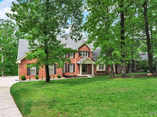 9833 Eagle Hill Lane, Sunset Hills, MO 63127