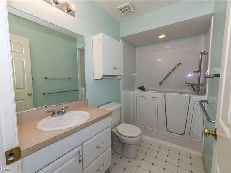 3513 E Prescott Circle , Cuyahoga Falls, OH 44223 Photo 30