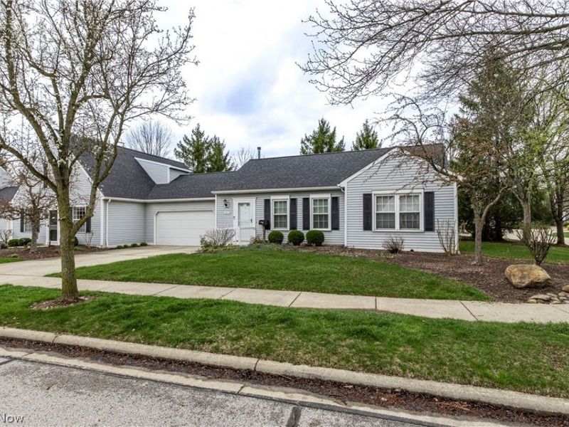 3513 E Prescott Circle , Cuyahoga Falls, OH 44223 Photo 4