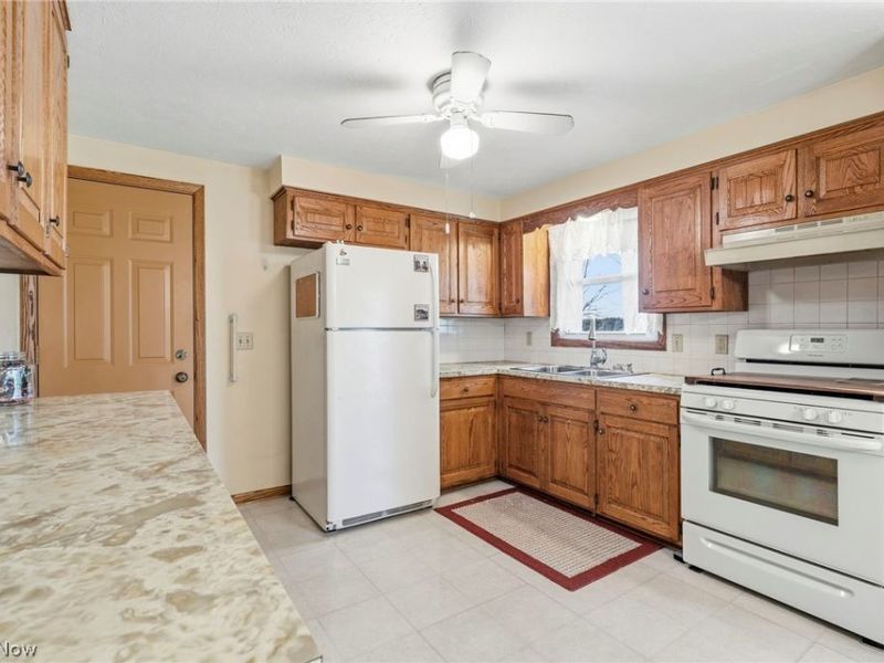 12555 Kaywood Street NW, Massillon, OH 44647 Photo 10