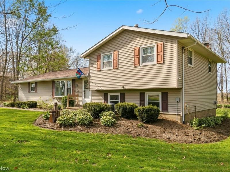 12555 Kaywood Street NW, Massillon, OH 44647 Photo 2