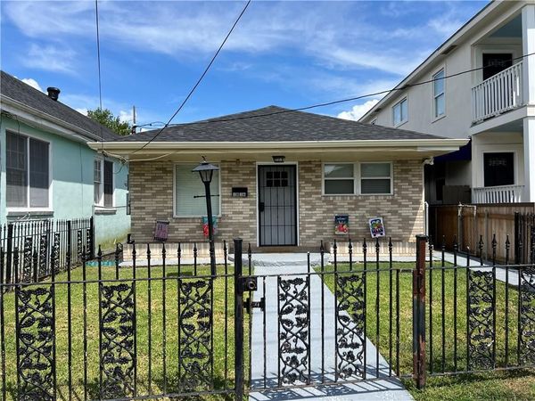 1816 LOWERLINE Street , New Orleans, LA 70112