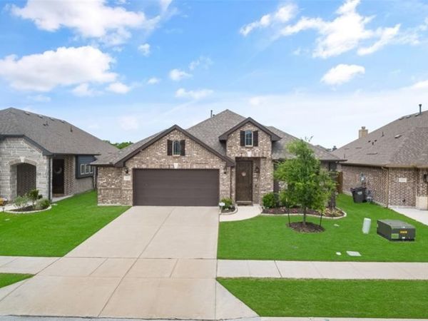 343 Winterwood Drive, Lavon, TX 75166