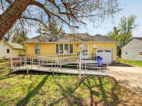 721 36th Street NE, Cedar Rapids, IA 52402