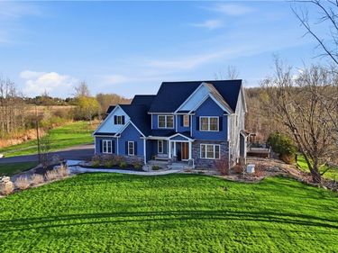 1585 Davis Road , Churchville, NY 14428