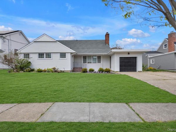 10 Thompson Drive , East Rockaway, NY 11518