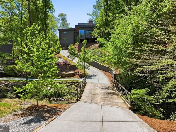 575 Mountain Way NE, Atlanta, GA 30342