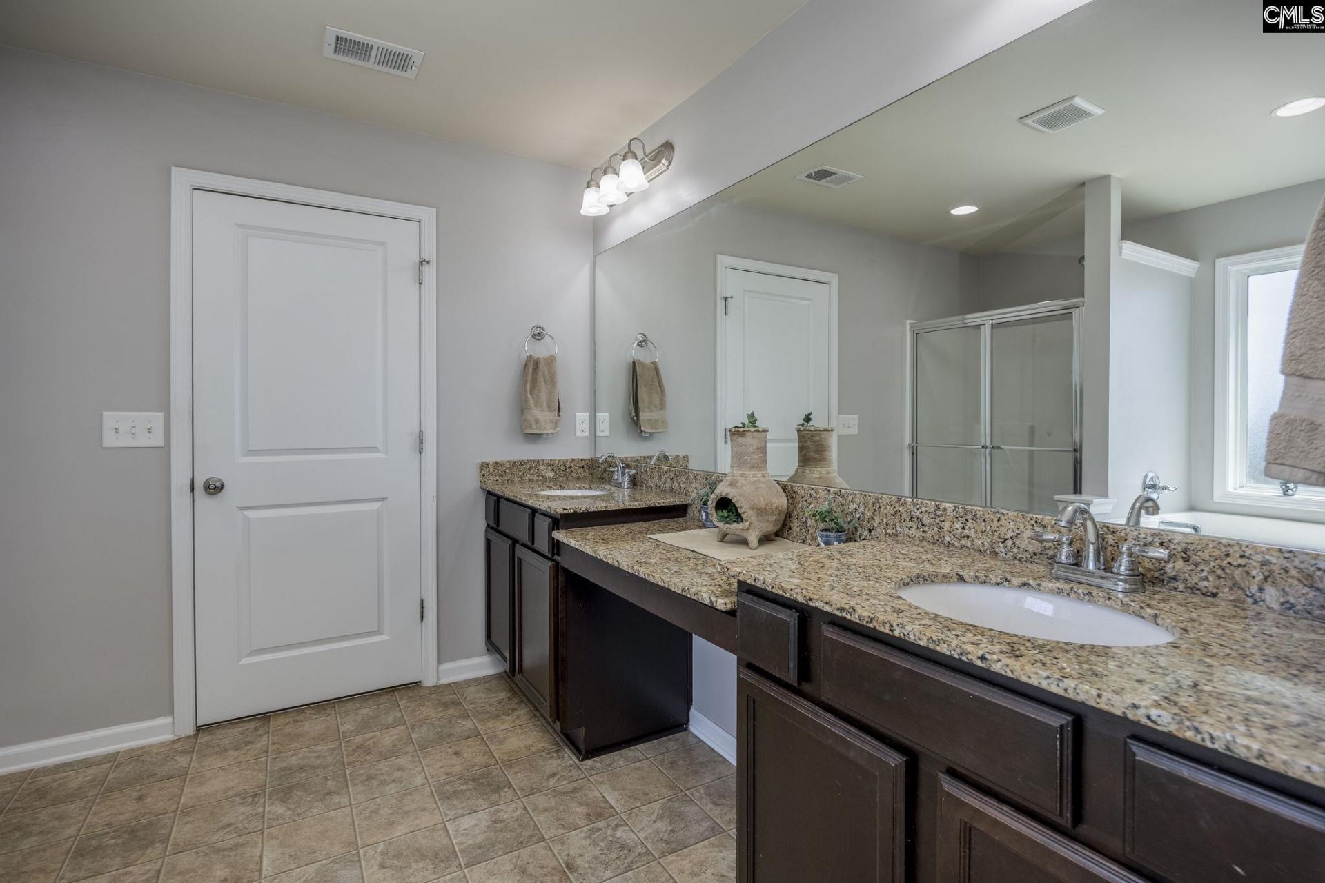 127 Castlefield Drive  Photo 31