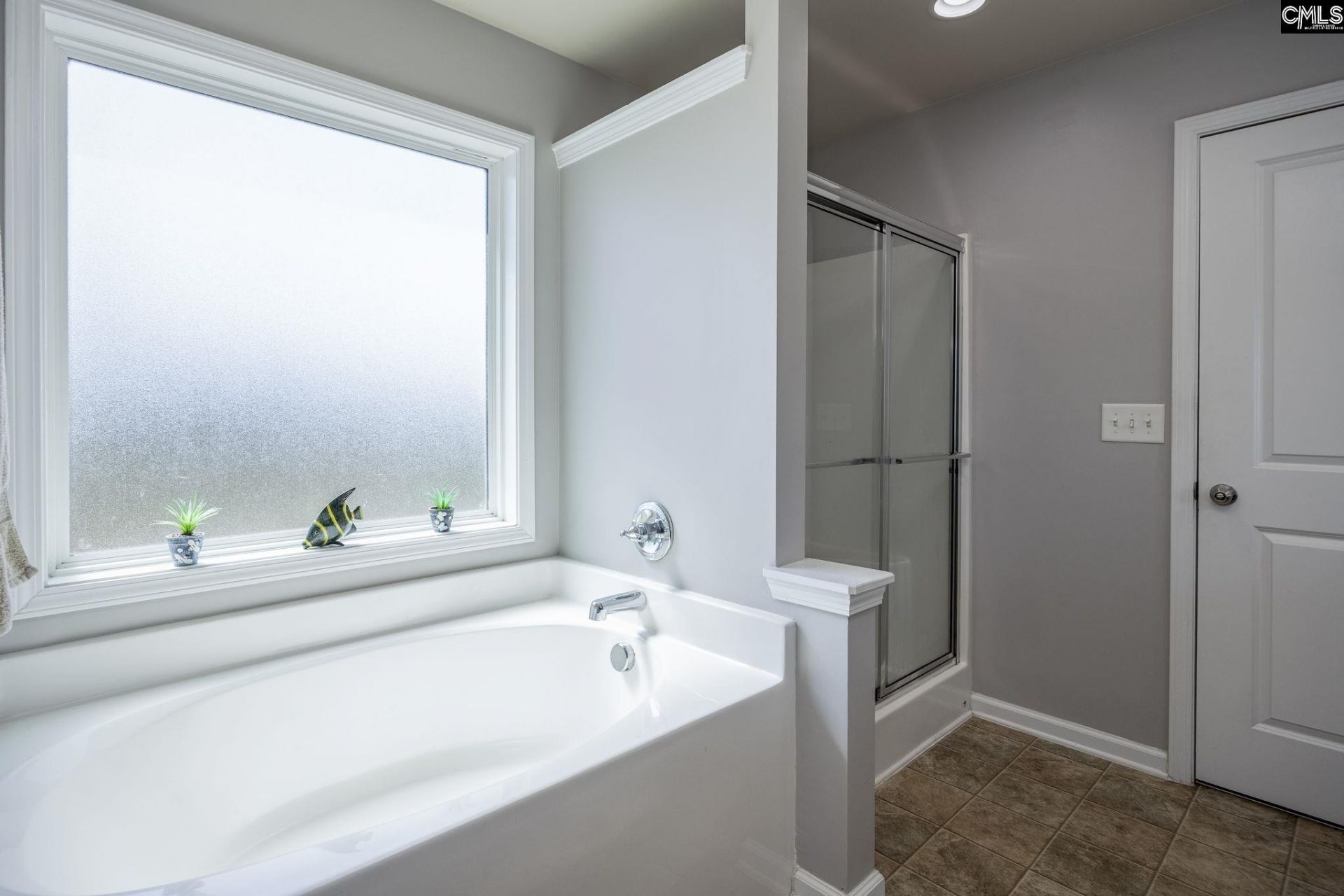 127 Castlefield Drive  Photo 32