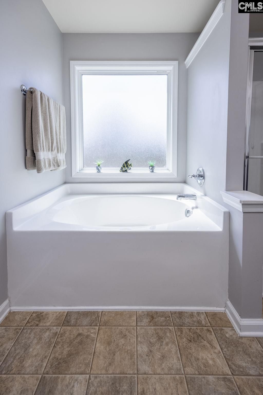 127 Castlefield Drive  Photo 34