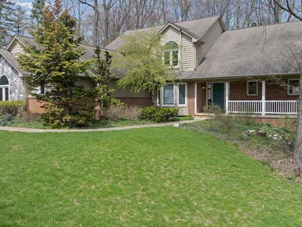 5990 Lynne Hollow Drive, Commerce Twp, MI 48382
