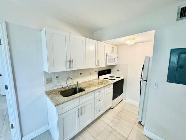 2074 NW 43rd Terrace, Unit 7, Lauderhill, FL 33313