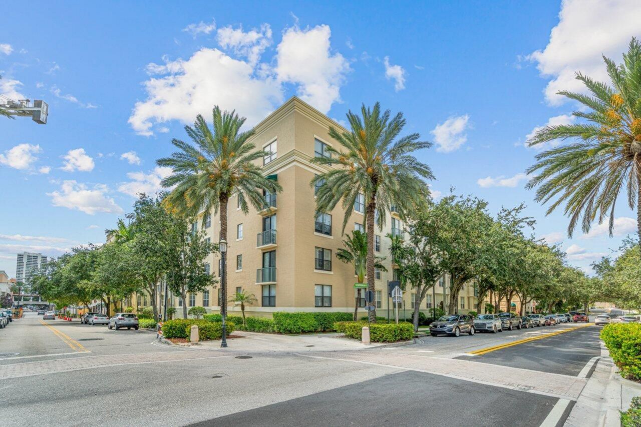 630 S Sapodilla Avenue, Unit 104, West Palm Beach, FL 33401 Photo