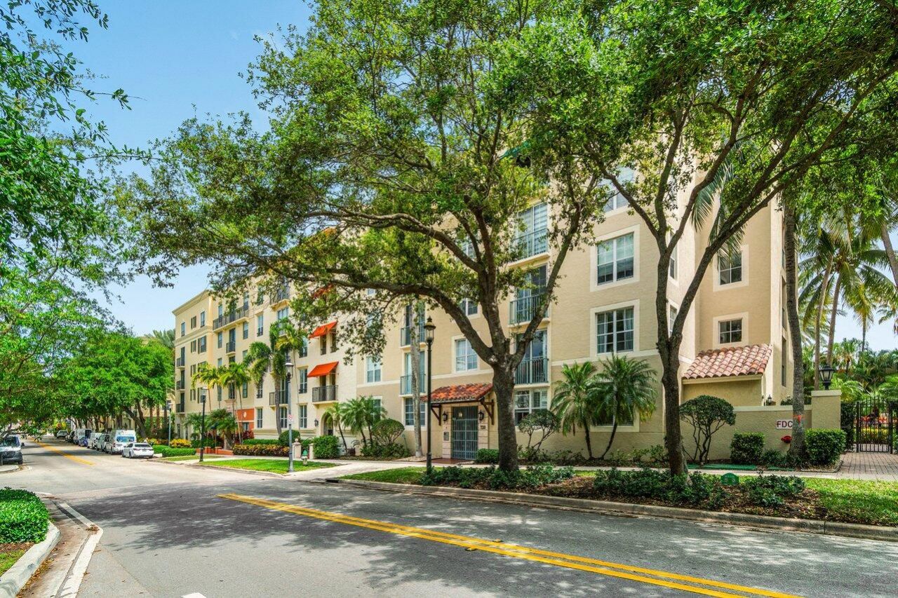 630 S Sapodilla Avenue, Unit 104, West Palm Beach, FL 33401 Photo