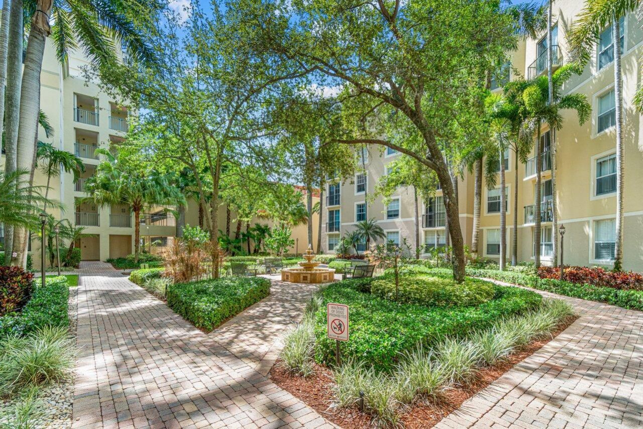 630 S Sapodilla Avenue, Unit 104, West Palm Beach, FL 33401 Photo