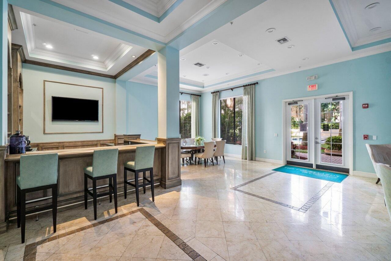 630 S Sapodilla Avenue, Unit 104, West Palm Beach, FL 33401 Photo