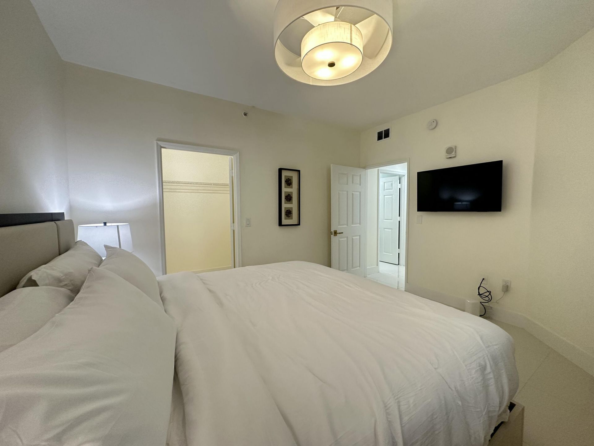 630 S Sapodilla Avenue, Unit 110, West Palm Beach, FL 33401 Photo
