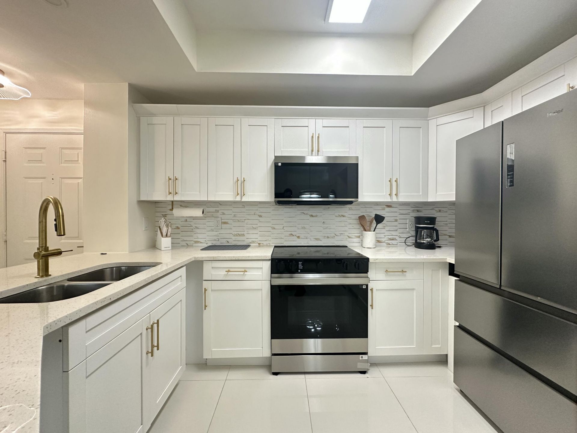 630 S Sapodilla Avenue, Unit 110, West Palm Beach, FL 33401 Photo
