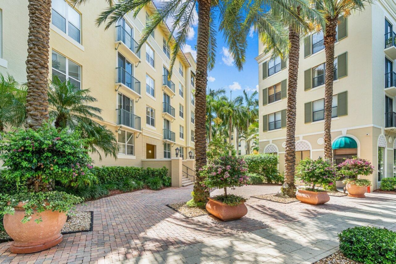 630 S Sapodilla Avenue, Unit 110, West Palm Beach, FL 33401 Photo