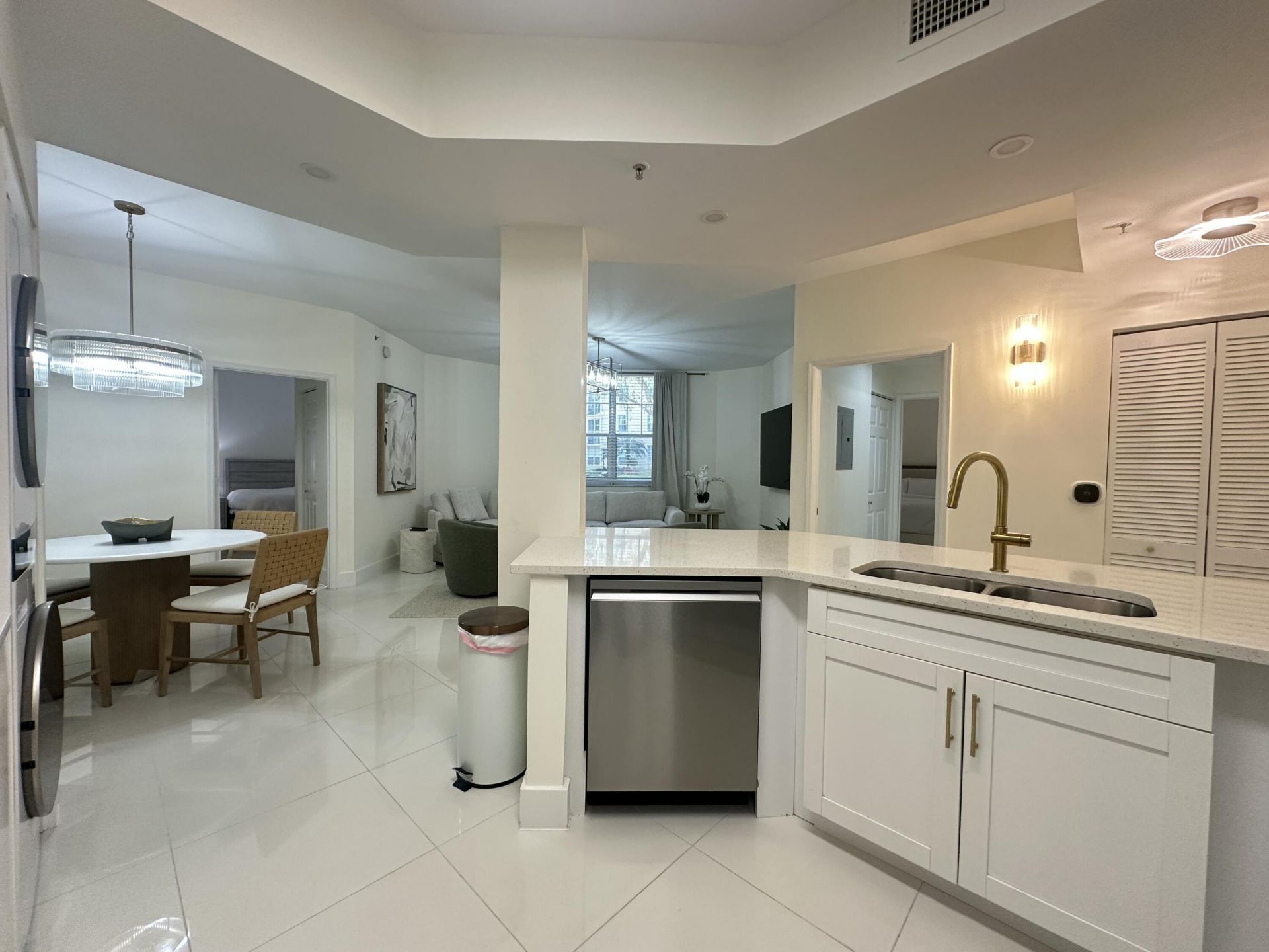 630 S Sapodilla Avenue, Unit 110, West Palm Beach, FL 33401 Photo