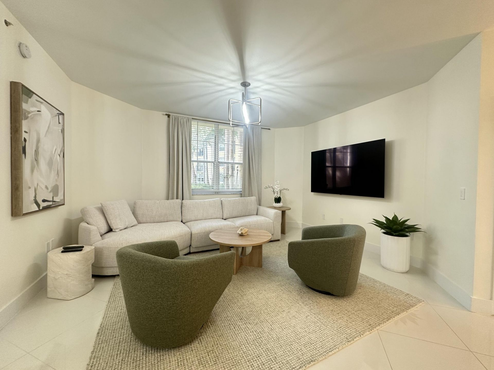 630 S Sapodilla Avenue, Unit 110, West Palm Beach, FL 33401 Photo