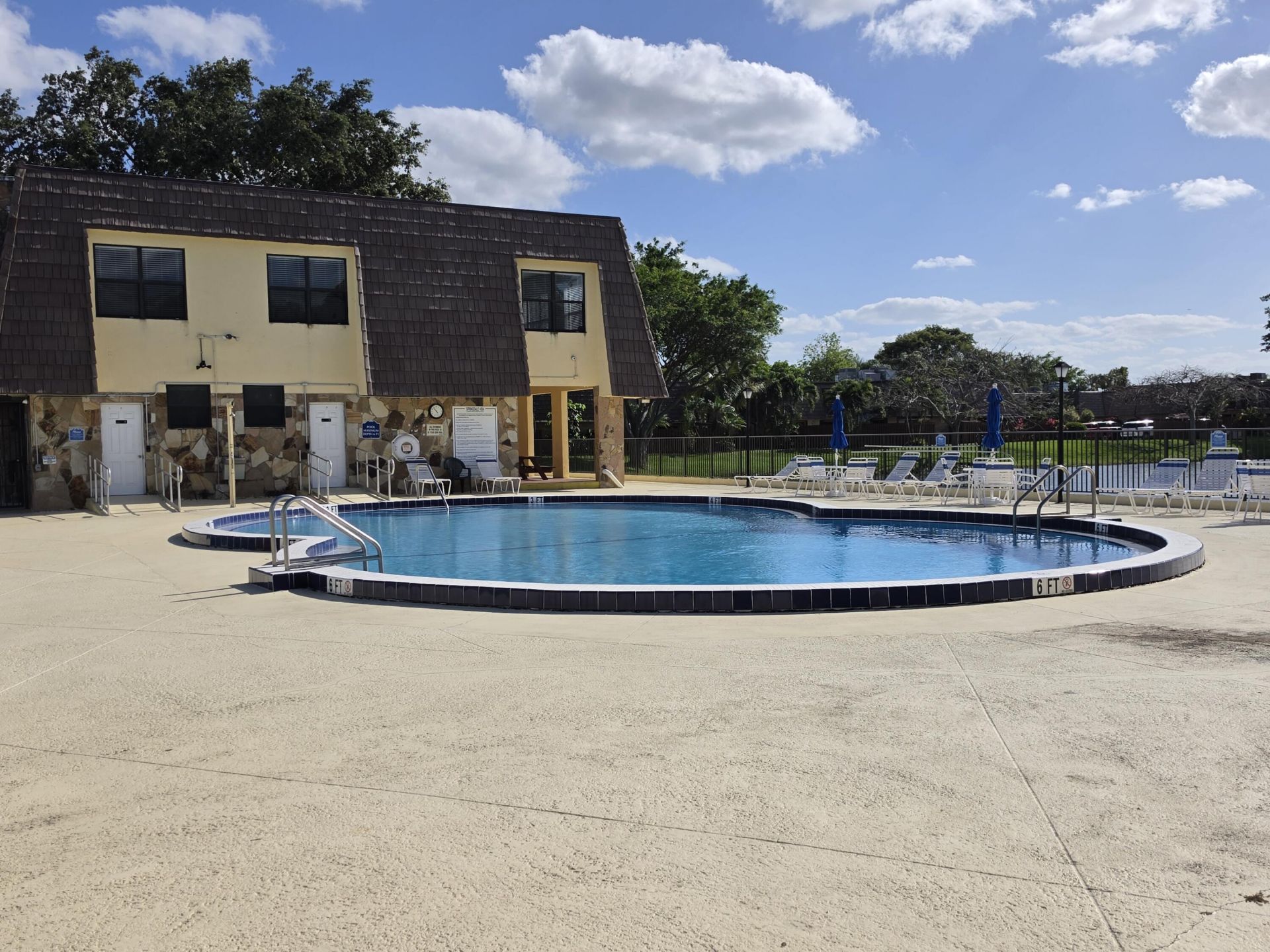 401 Springdale Circle, Palm Springs, FL 33461 Photo