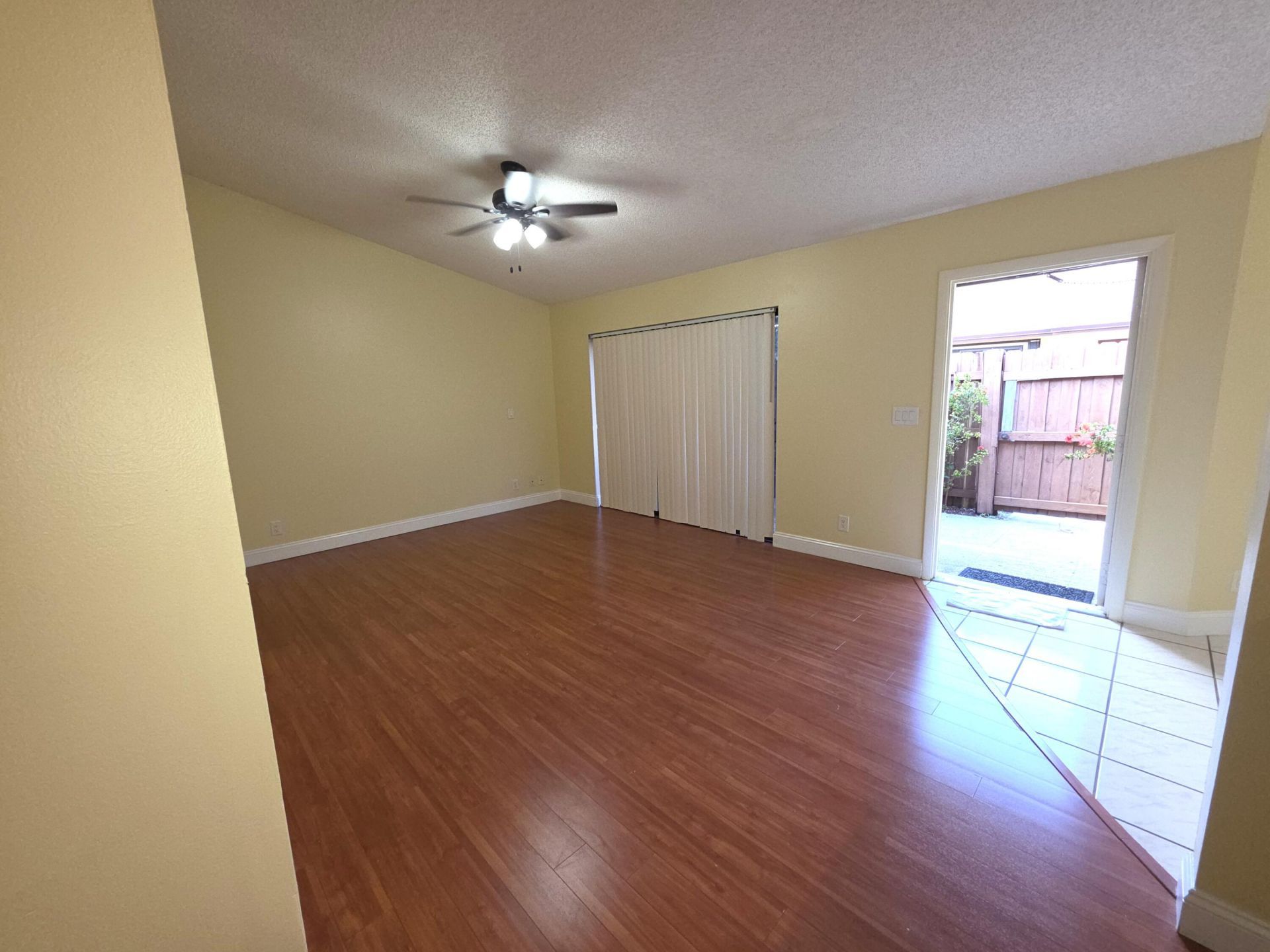 401 Springdale Circle, Palm Springs, FL 33461 Photo