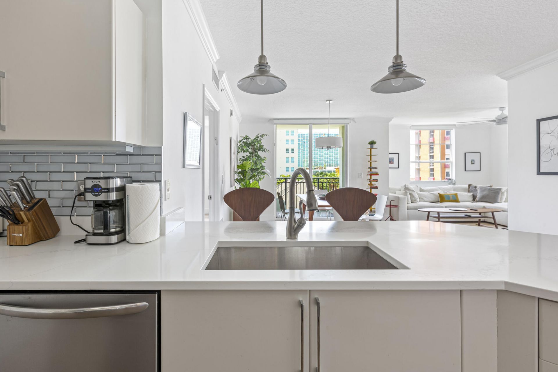 600 S Dixie Highway, Unit 519, West Palm Beach, FL 33401 Photo