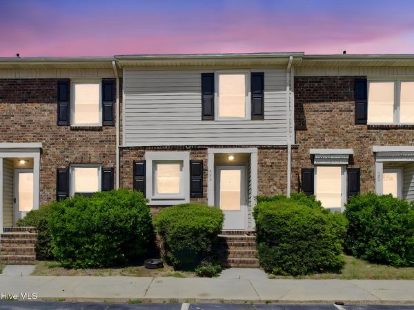 422 Kirkcaldy Court, Fayetteville, NC 28314