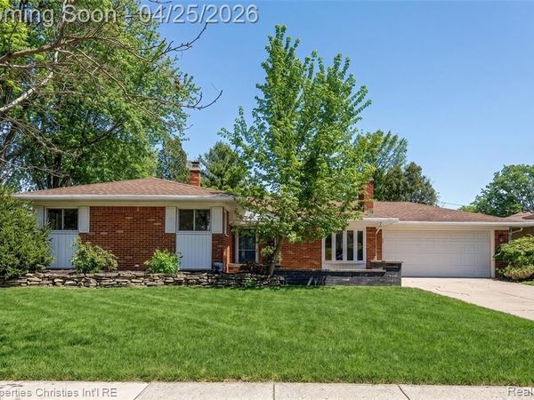 16830 Pollyanna Street , Livonia, MI 48154