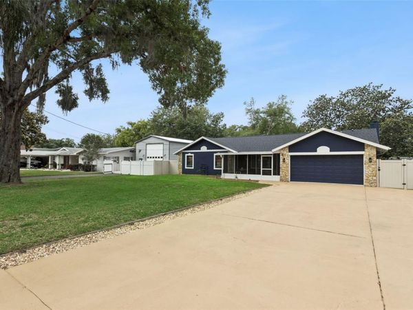 27627 LOIS DRIVE, TAVARES, FL 32778