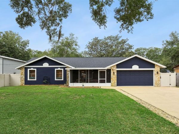 27627 LOIS DRIVE , TAVARES, FL 32778