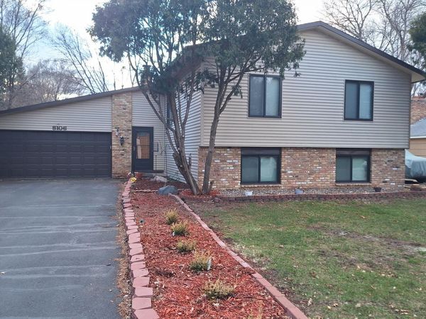 8106 Groveland Road, Mounds View, MN 55112